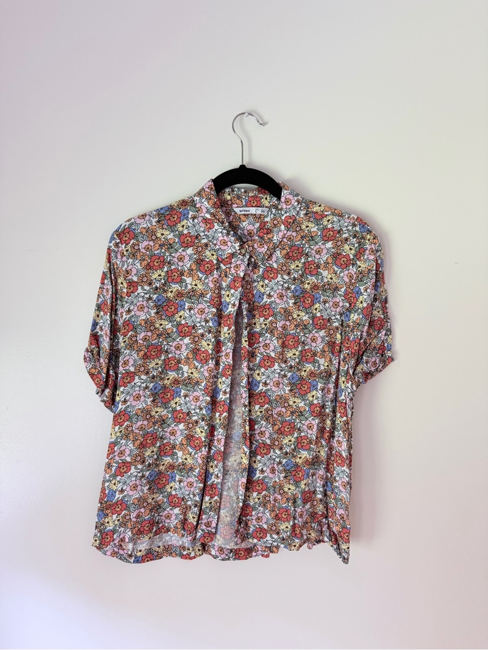 Rails Floral Button-Front Short Sleeve Blouse in Multi